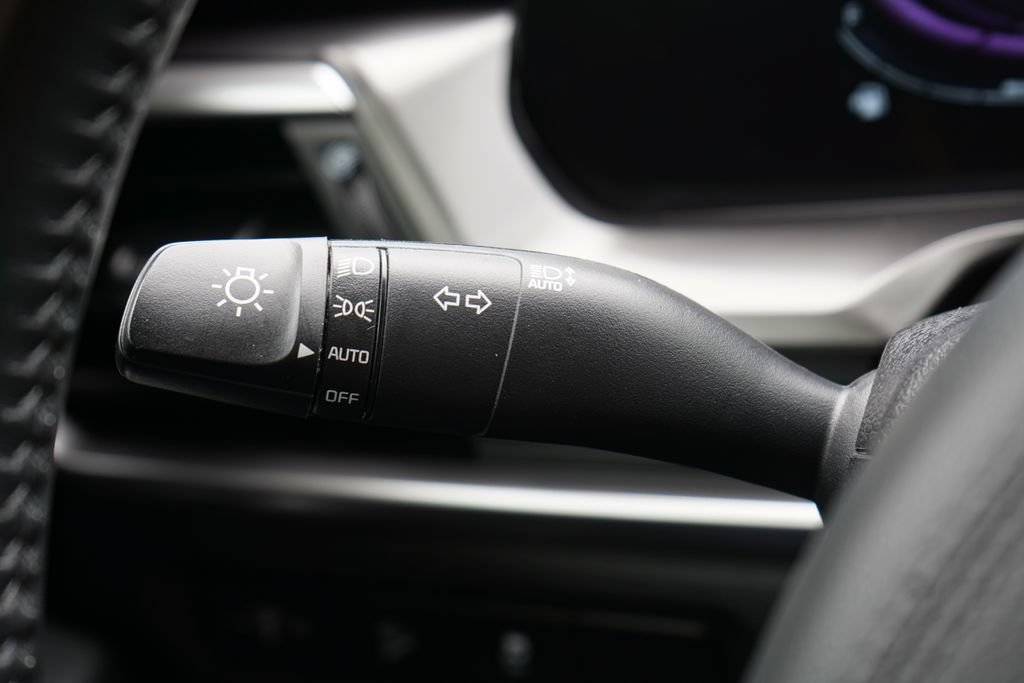 Used 2025 Kia Telluride LX FWD image 15