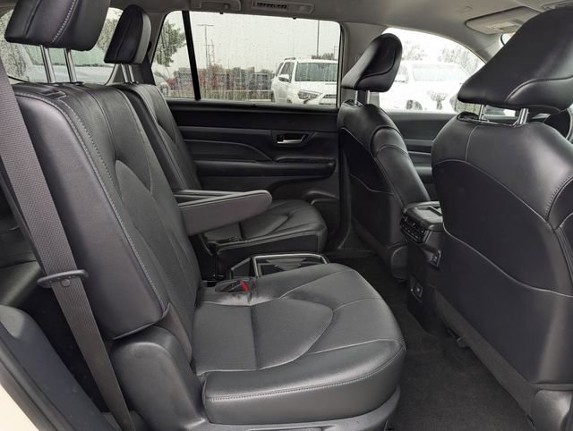 Used 2024 Toyota Grand Highlander AWD image 32