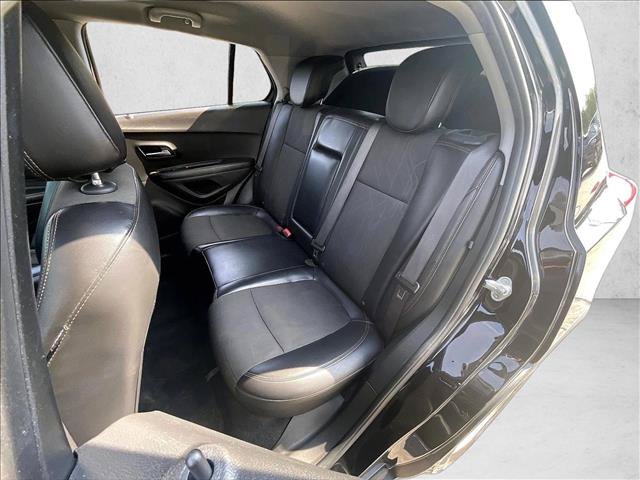 Used 2021 Chevrolet Trax LT FWD image 28