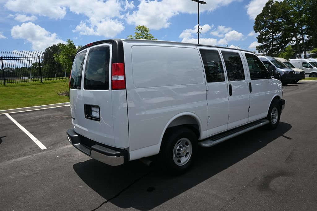 Used 2025 Chevrolet Express 2500 w/ Driver Convenience Package RWD image 23