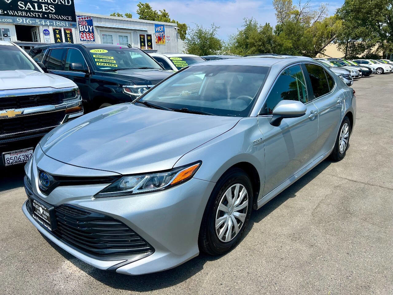 Used 2020 Toyota Camry LE image 4