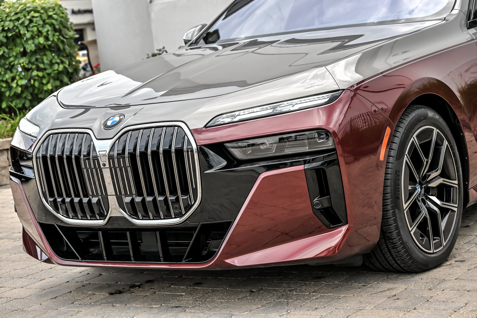 Used 2023 BMW 760i xDrive AWD/4WD image 6