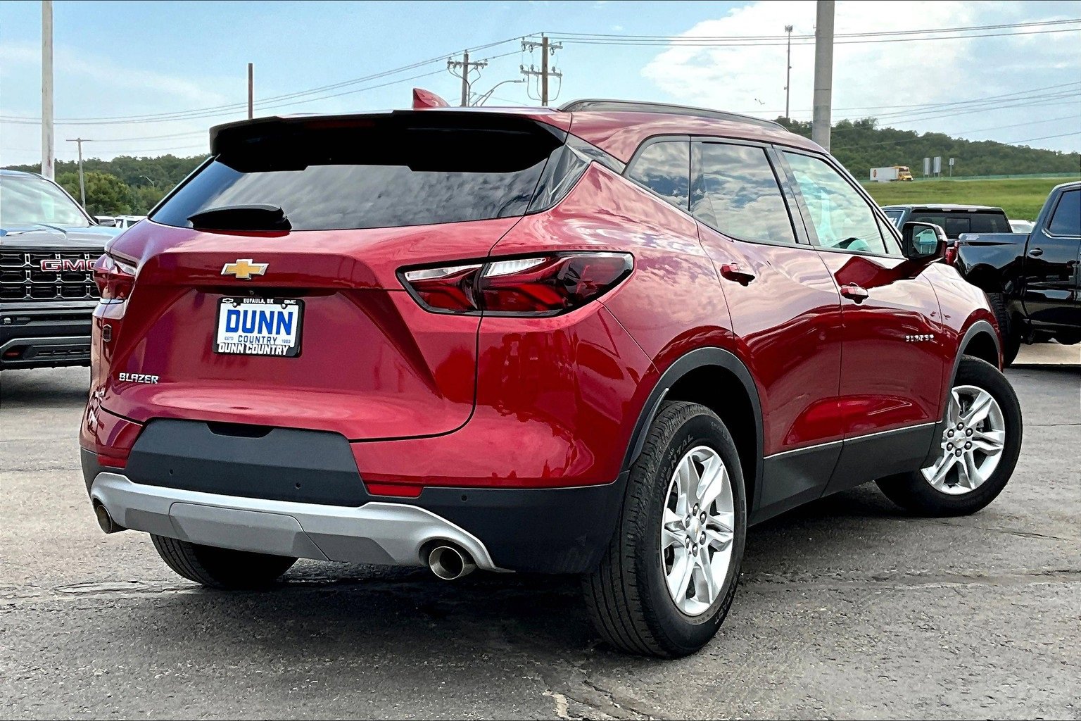 Used 2022 Chevrolet Blazer LT image 2