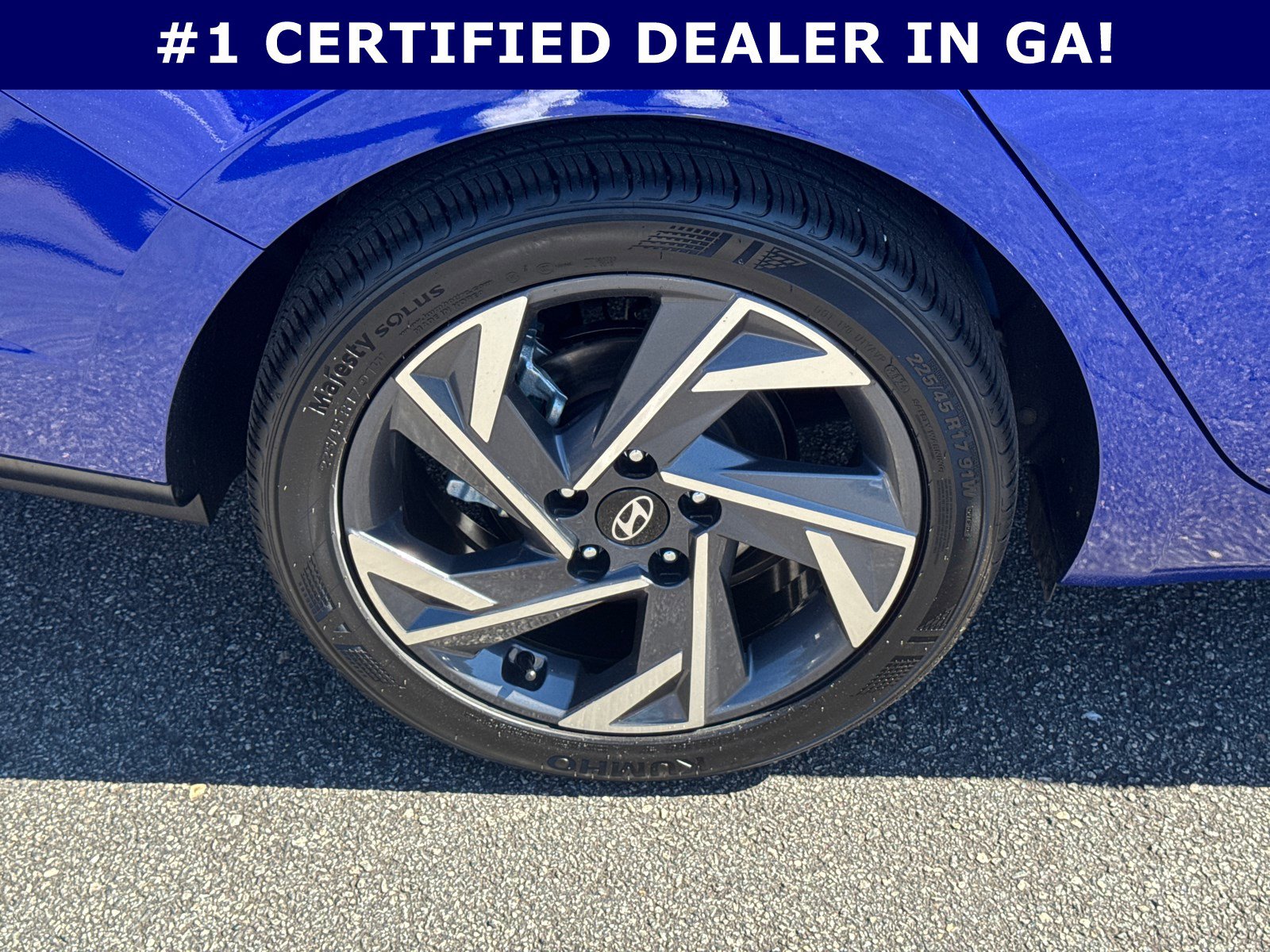 Certified 2025 Hyundai Elantra Limited image 17