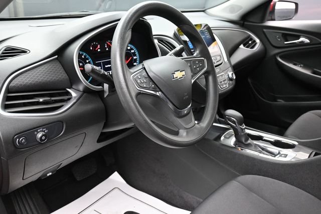 Used 2025 Chevrolet Malibu LT FWD image 14