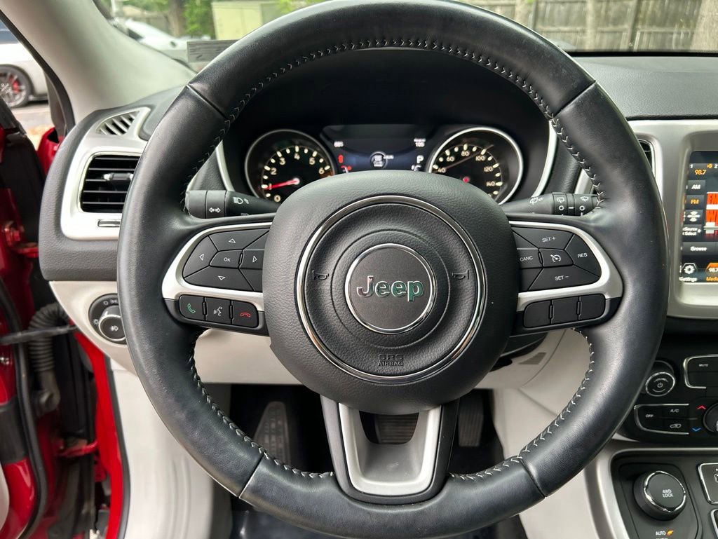 Used 2018 Jeep Compass Latitude w/ Popular Equipment Group AWD/4WD image 16