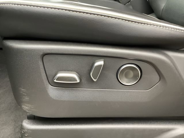 Used 2024 Cadillac Escalade ESV Premium Luxury image 16