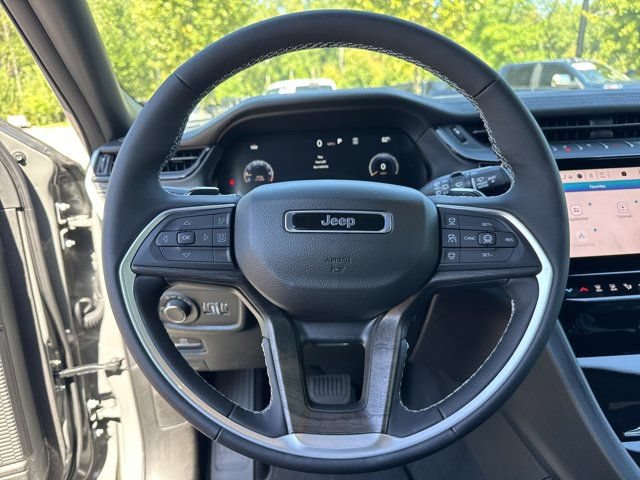New 2027 Jeep Grand Cherokee Altitude RWD image 24