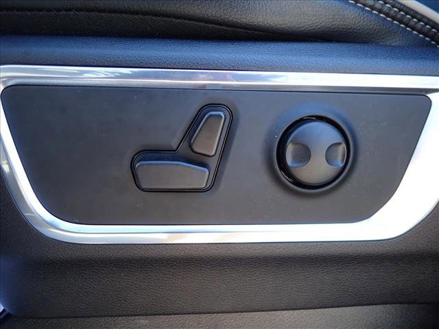 Used 2025 RAM 1500 Laramie AWD/4WD image 11