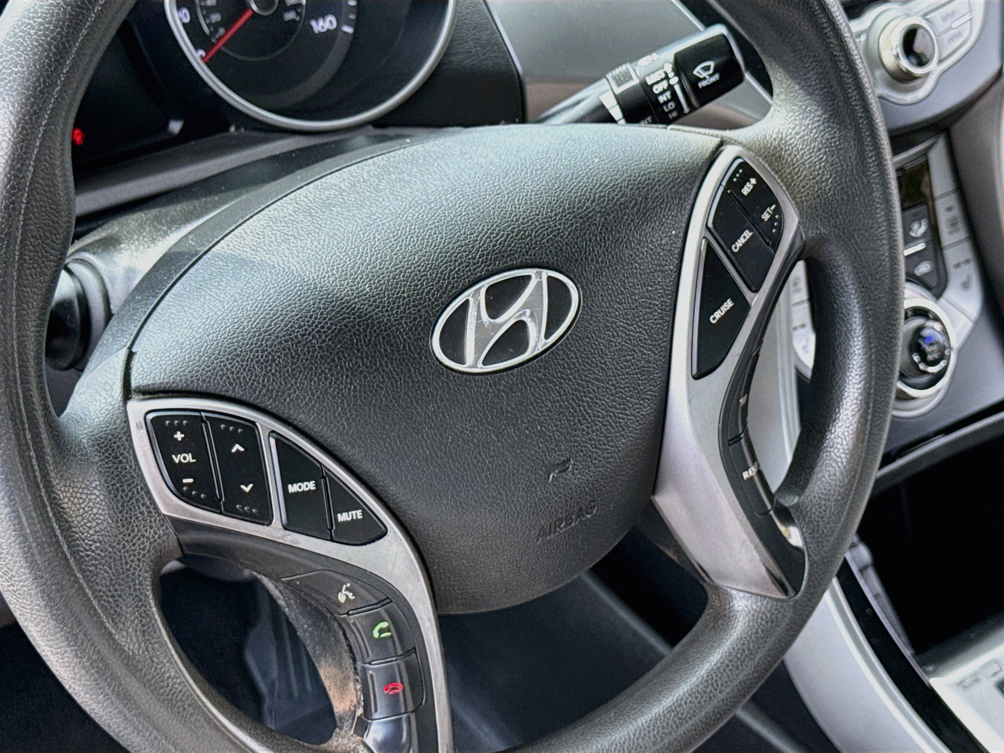 Used 2013 Hyundai Elantra GLS w/ Preferred Pkg FWD image 12