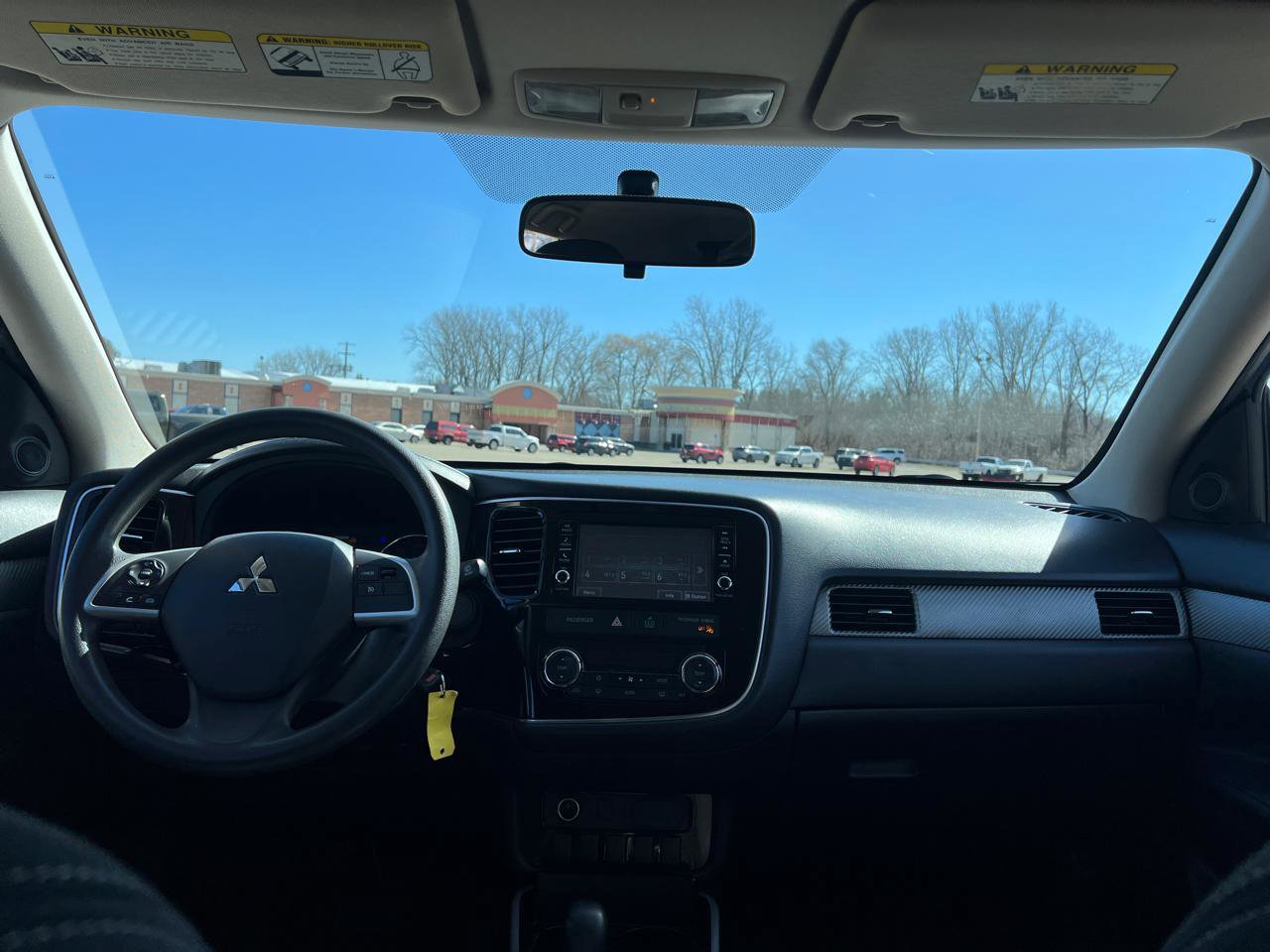 Used 2018 Mitsubishi Outlander ES image 31