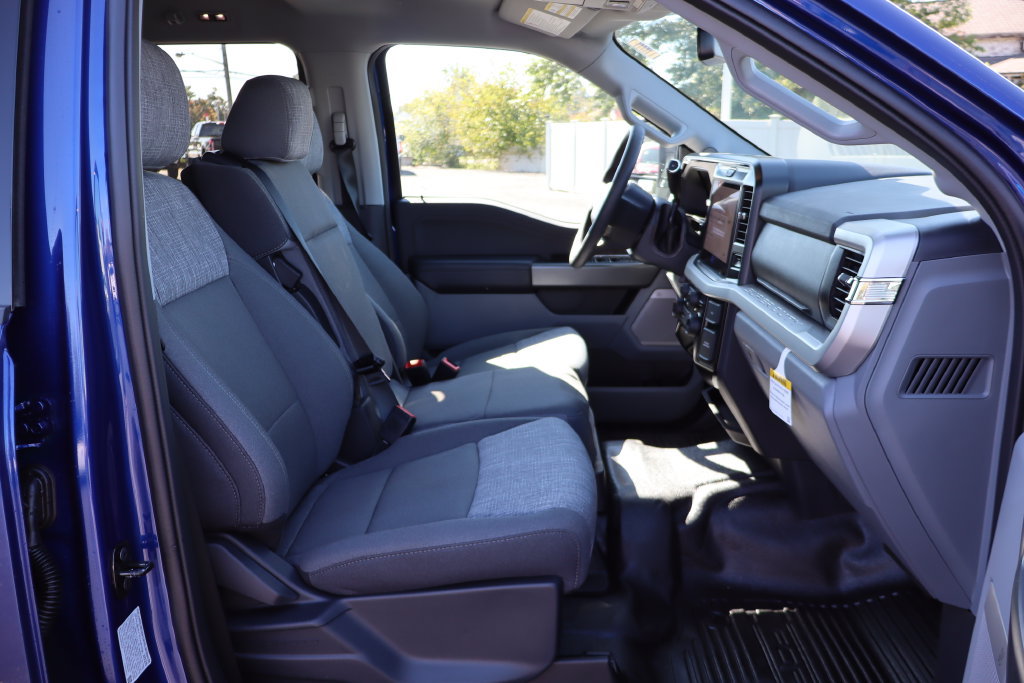New 2026 Ford F250 XLT w/ XLT Premium Package AWD/4WD image 36