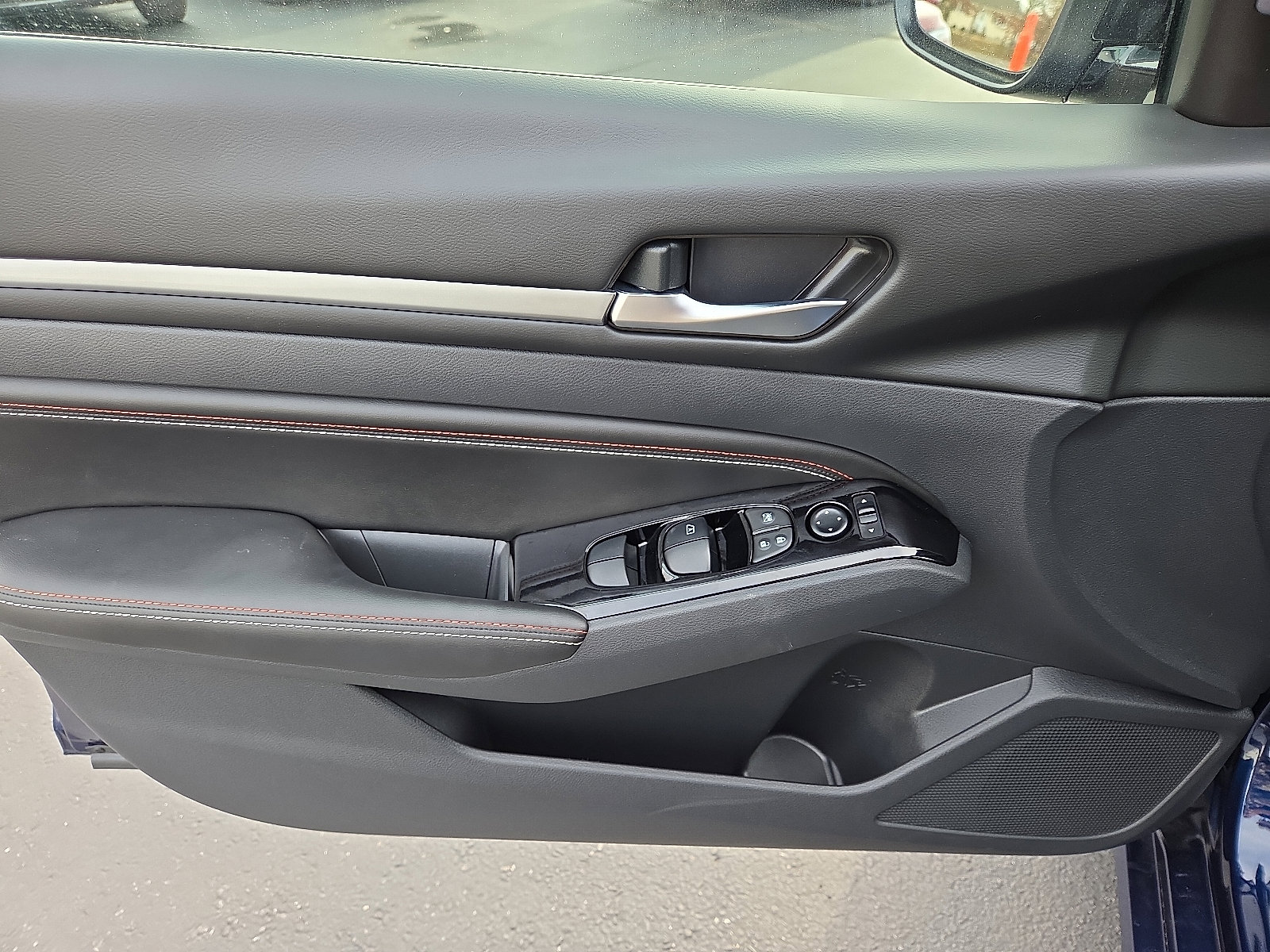 Used 2023 Nissan Altima 2.5 SR w/ SR Premium Package image 13