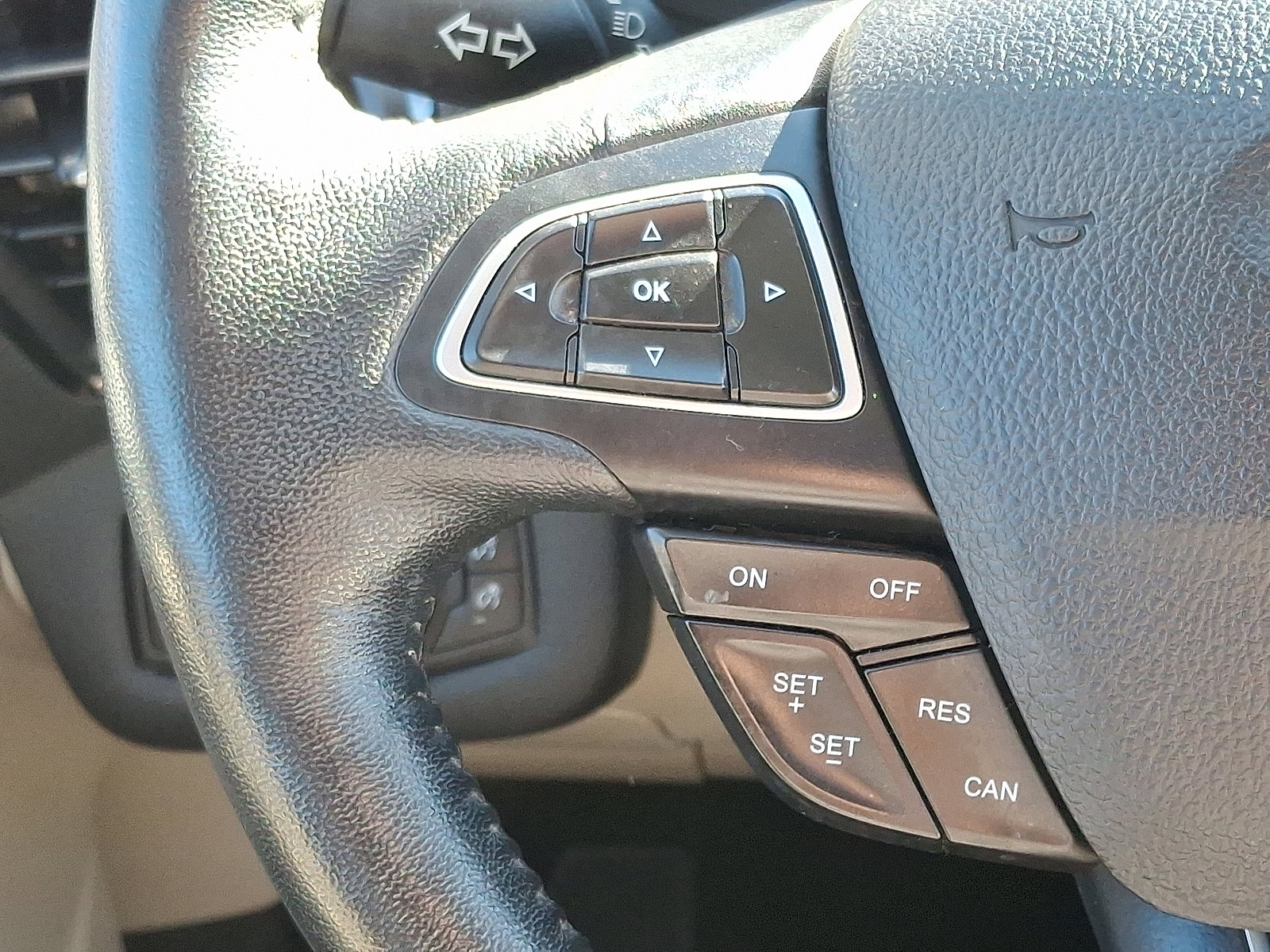 Used 2018 Ford Escape Titanium image 23