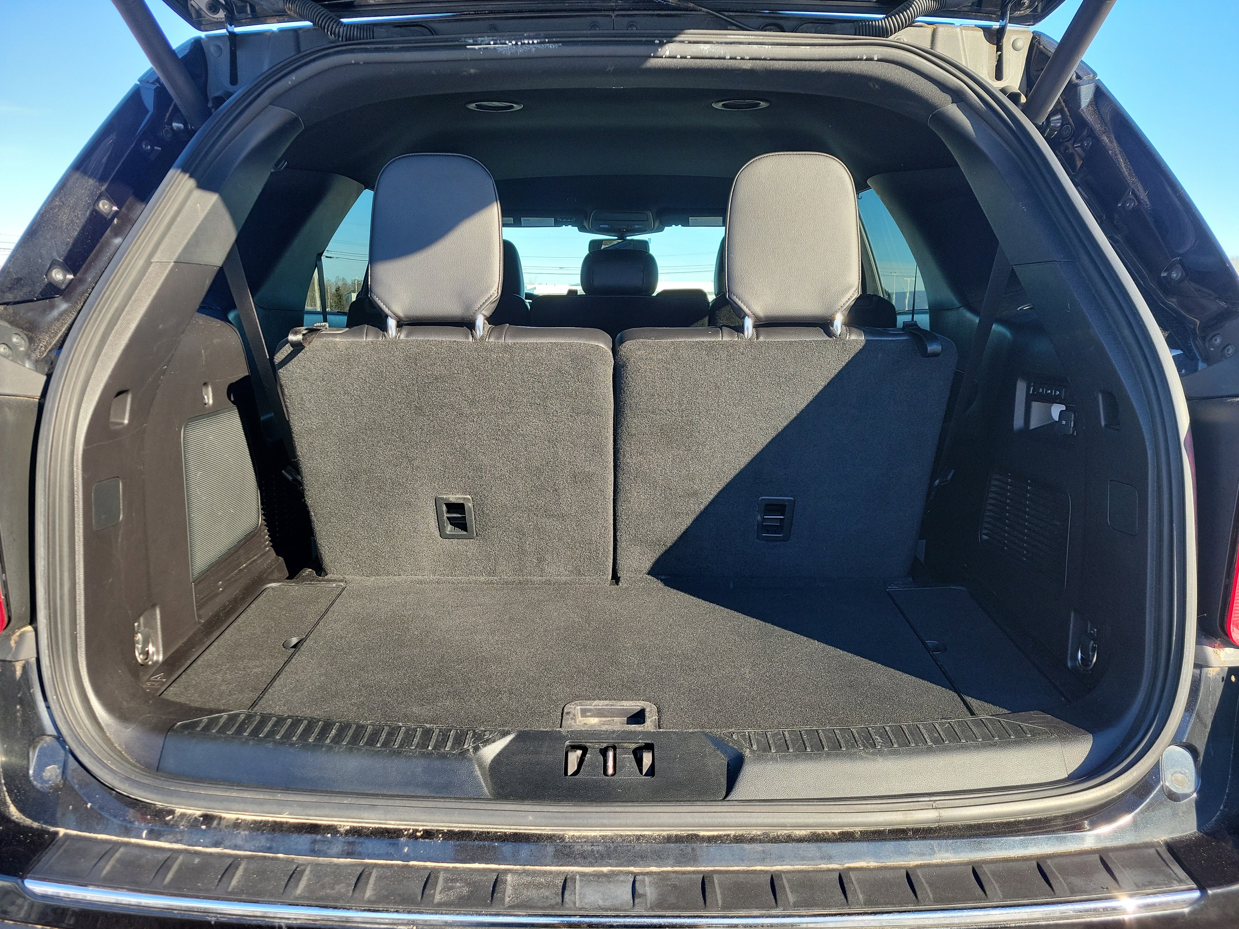 Used 2020 Ford Explorer Limited image 18