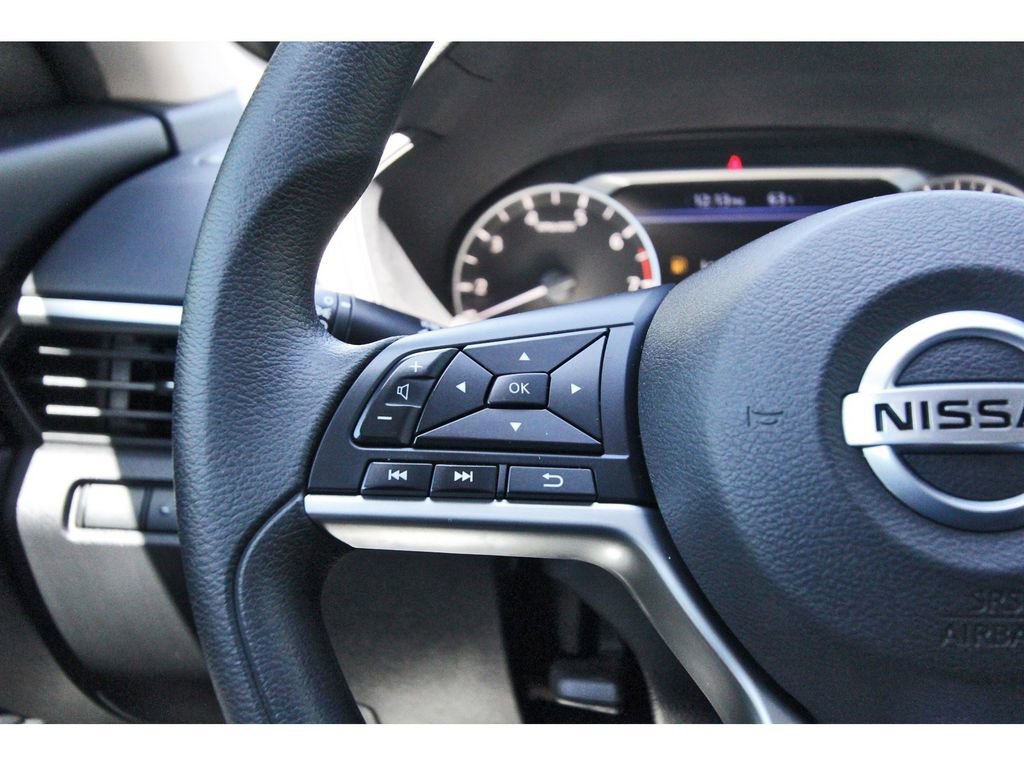 Used 2022 Nissan Altima 2.5 SV image 19