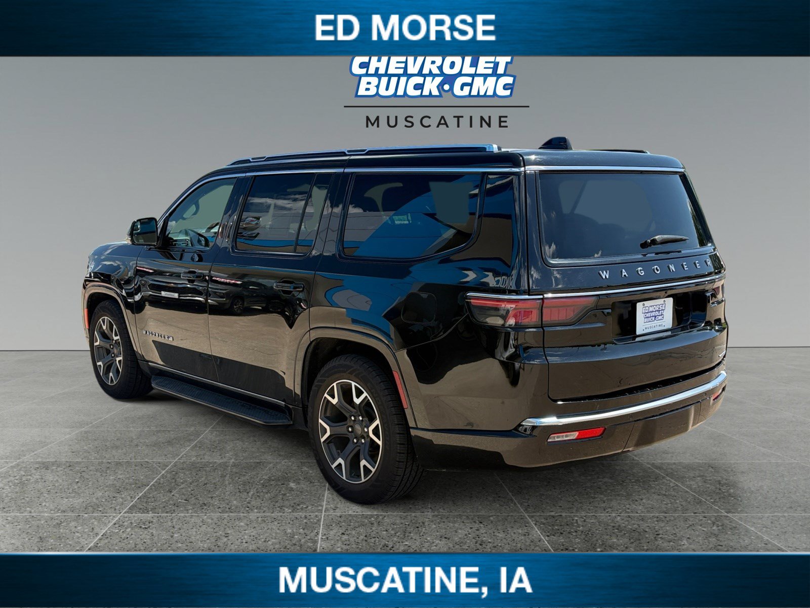 Used 2024 Jeep Wagoneer Series III AWD/4WD image 3