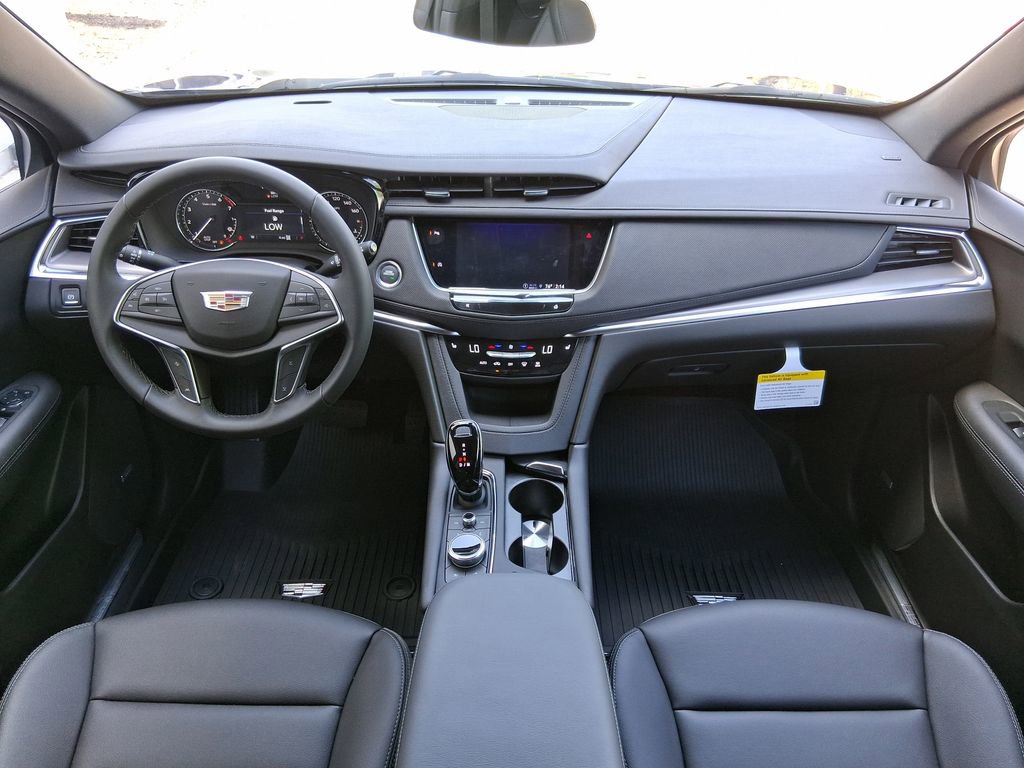 New 2026 Cadillac XT5 Luxury w/ LPO, Floor Liner Package AWD/4WD image 9
