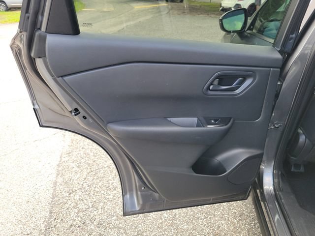 Used 2024 Nissan Rogue S AWD/4WD image 13