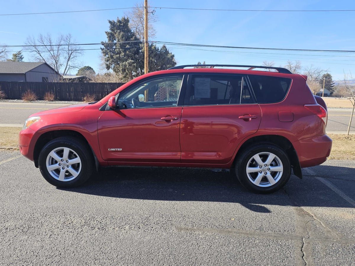 Used 2008 Toyota RAV4 Limited AWD/4WD image 2