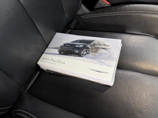 Used 2021 Chrysler Pacifica Touring-L w/ Uconnect Theater Family Group image 23