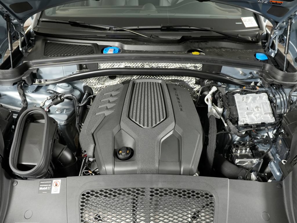 New 2026 Porsche Macan AWD/4WD image 40