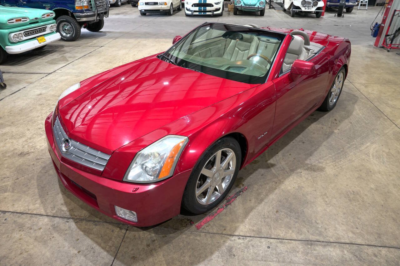 Used 2005 Cadillac XLR RWD image 15