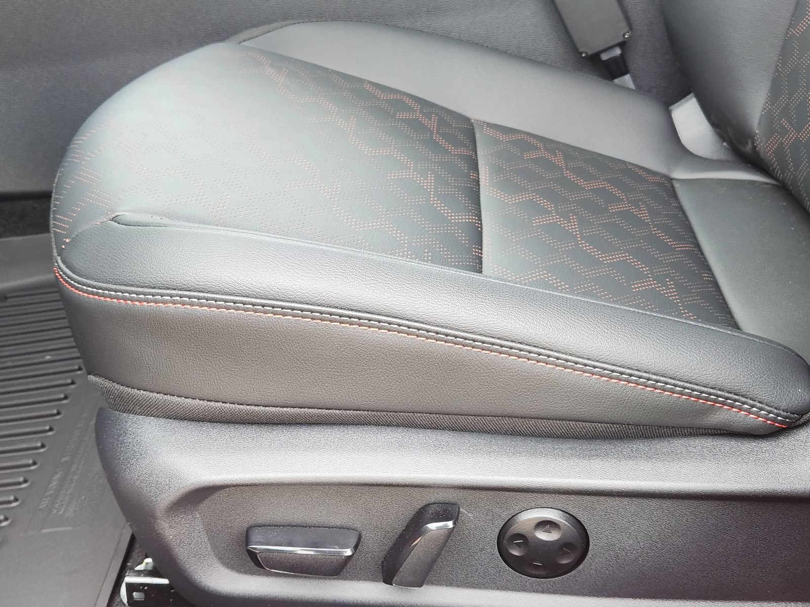 New 2026 Nissan Sentra SR w/ SR Premium Package FWD image 22