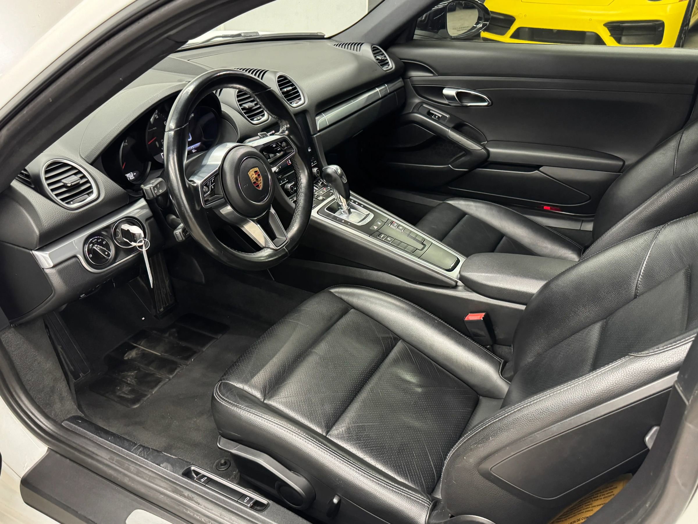 Used 2018 Porsche 718 Cayman RWD image 14