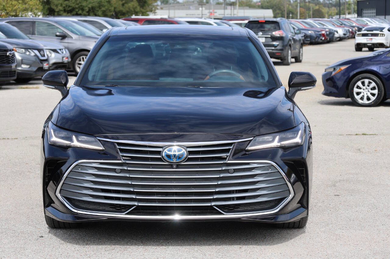 Used 2020 Toyota Avalon Limited w/ Advanced Safety Package FWD image 2