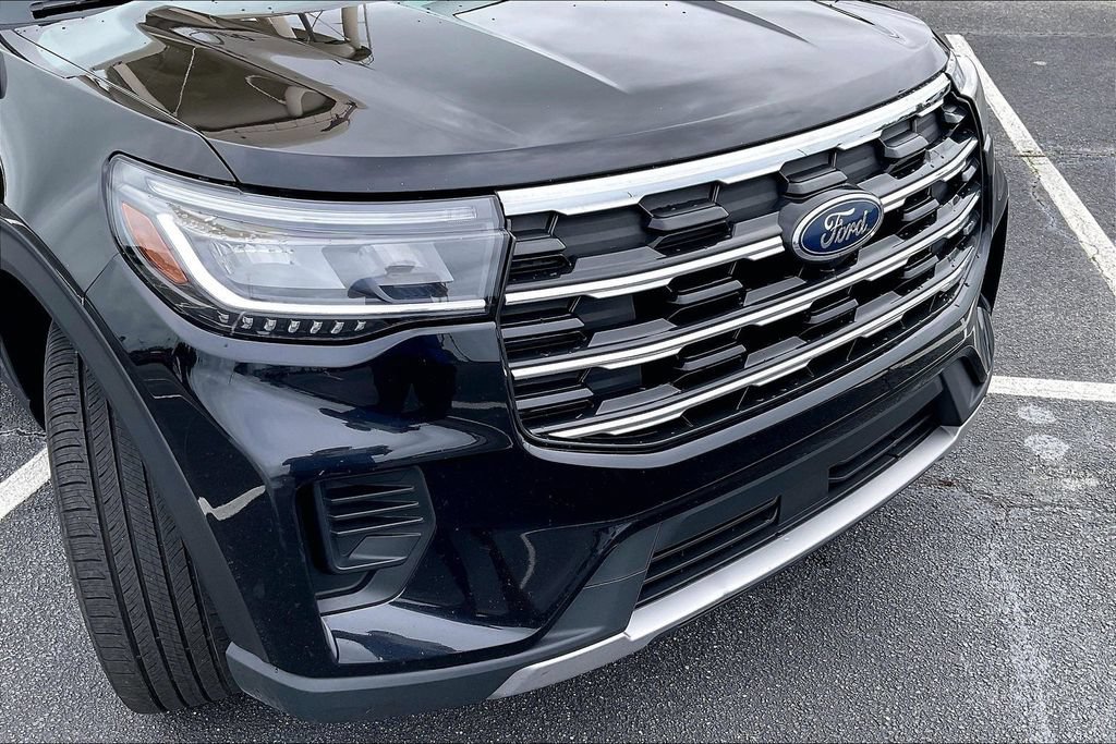 Certified 2025 Ford Explorer Active AWD/4WD image 29