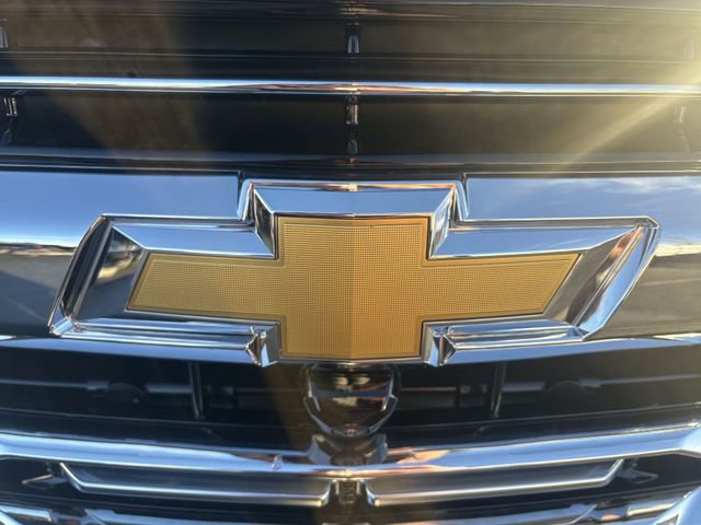 New 2026 Chevrolet Suburban Premier image 32