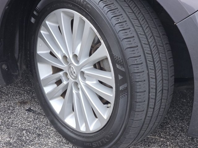 Used 2014 Toyota Avalon XLE Touring FWD image 11