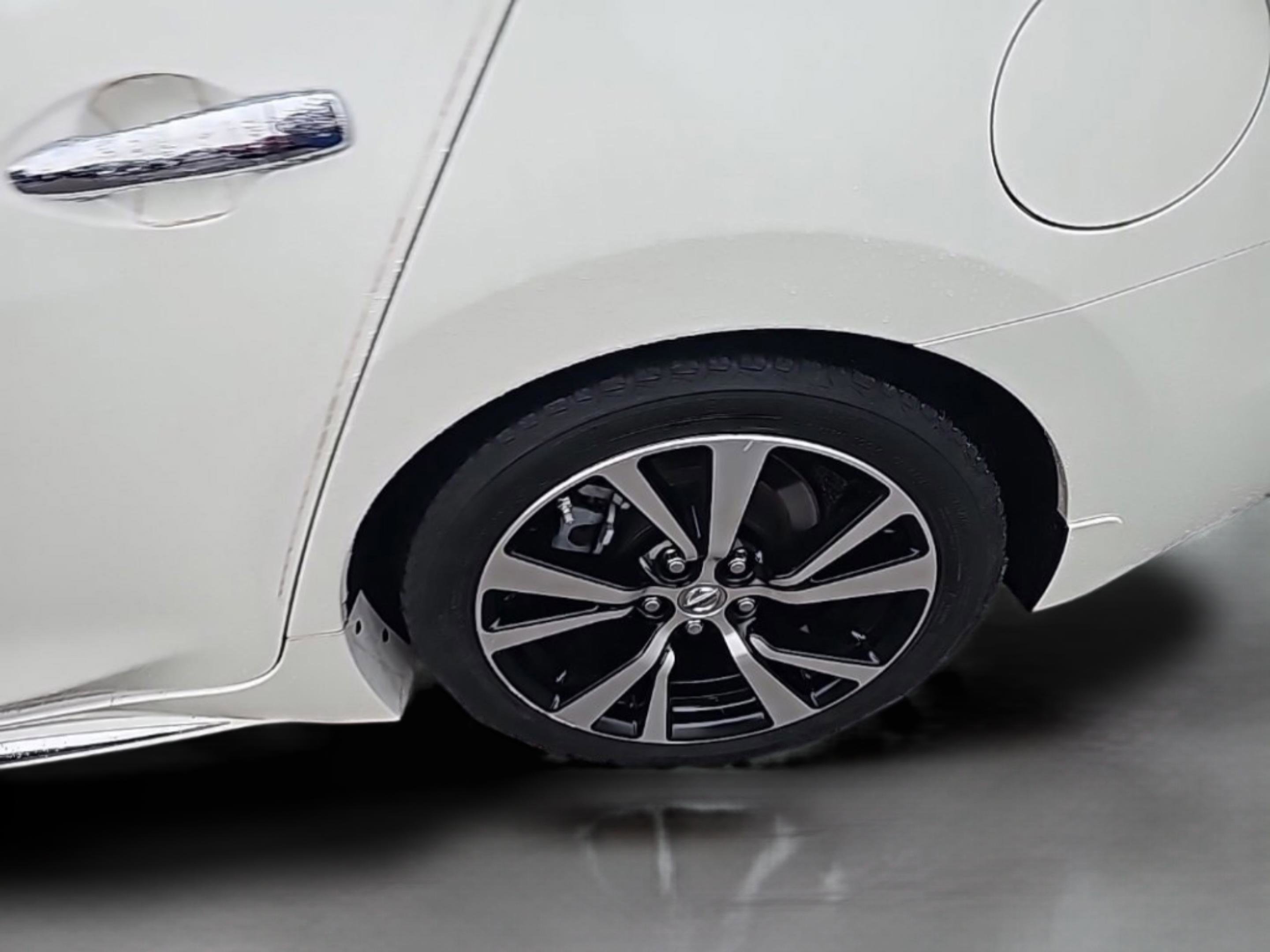 Used 2018 Nissan Maxima Platinum image 15