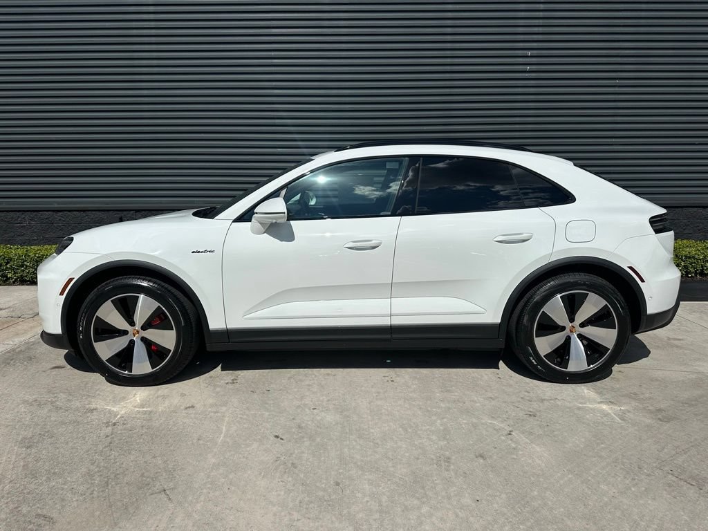 Used 2026 Porsche Macan 4S Electric AWD/4WD image 2