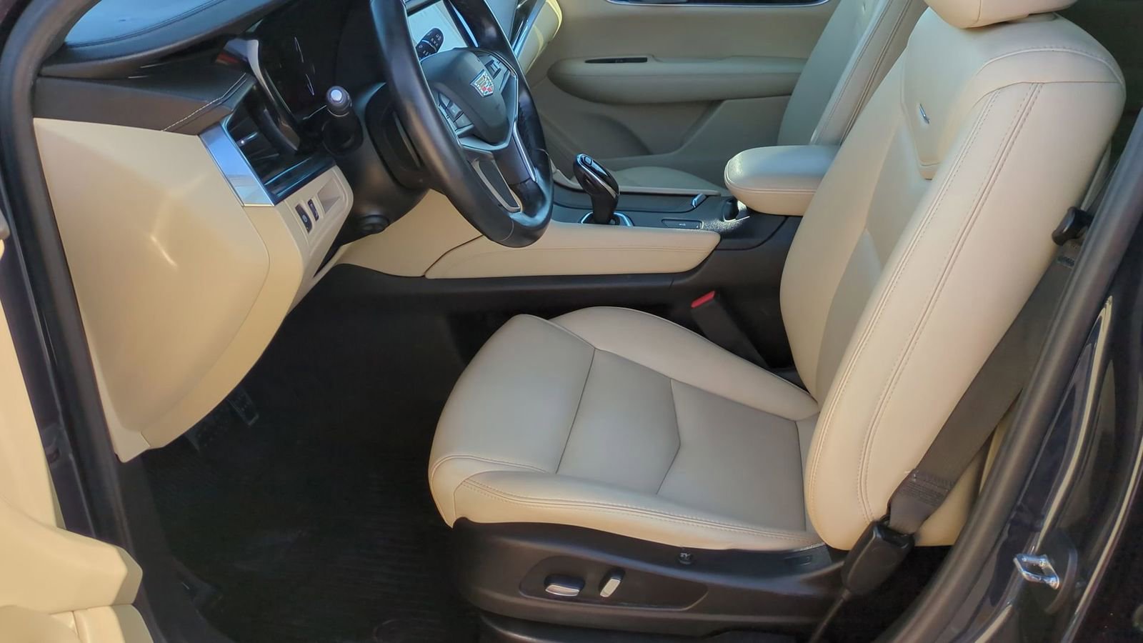 Used 2019 Cadillac XT5 FWD image 15