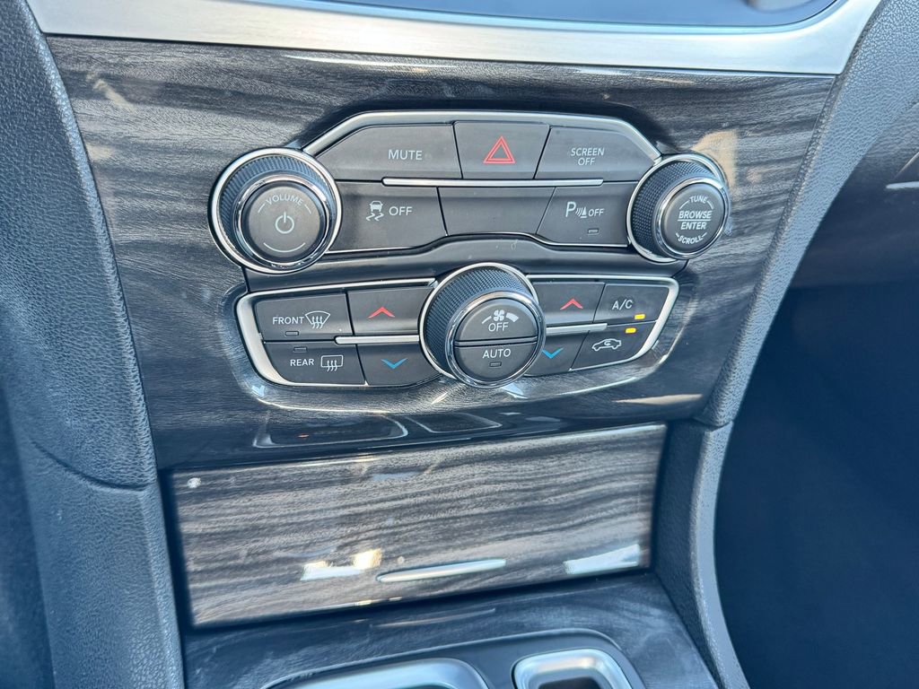 Used 2021 Chrysler 300 Touring L image 25