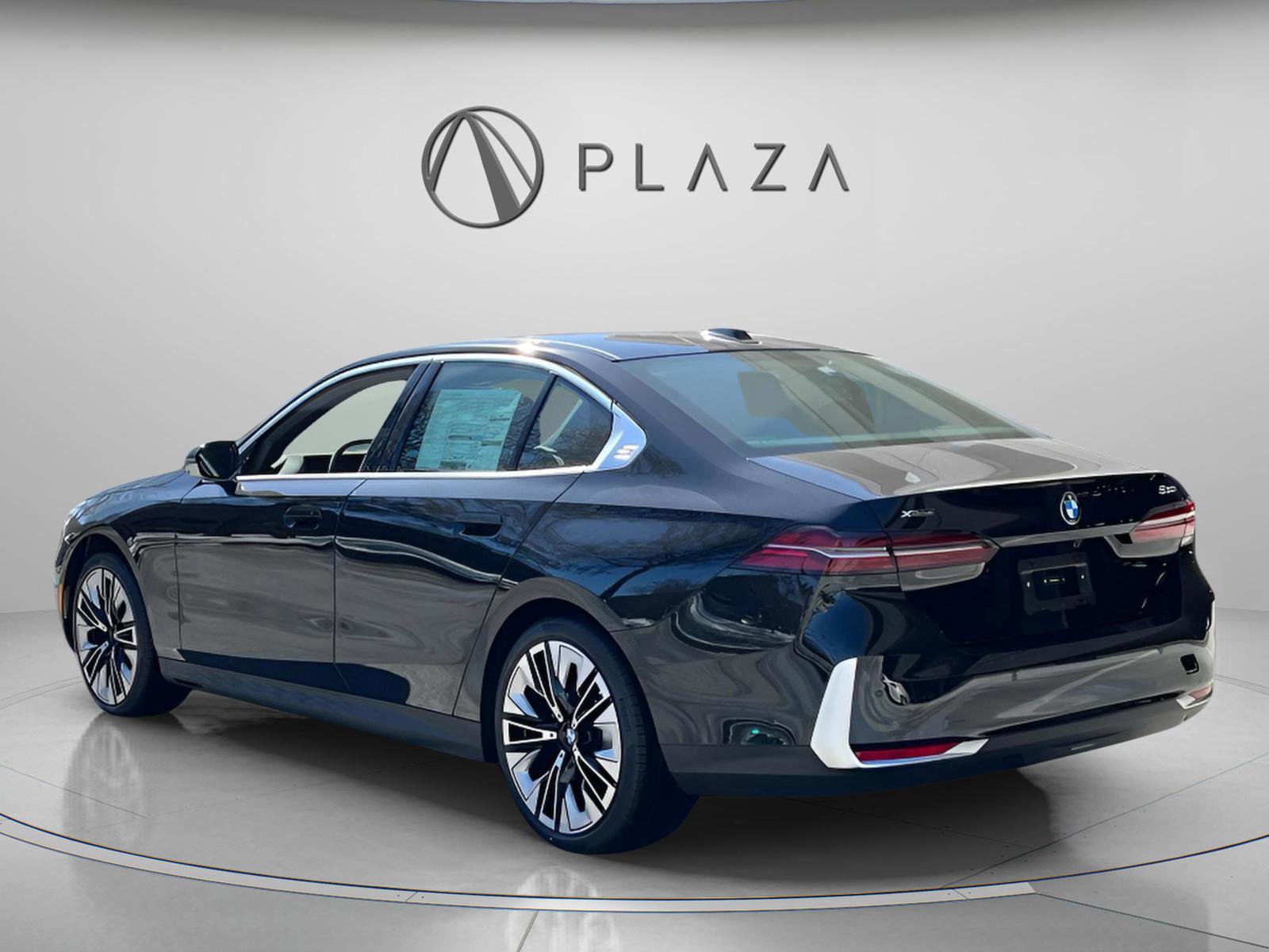 Certified 2025 BMW 530i xDrive w/ Premium Package image 4