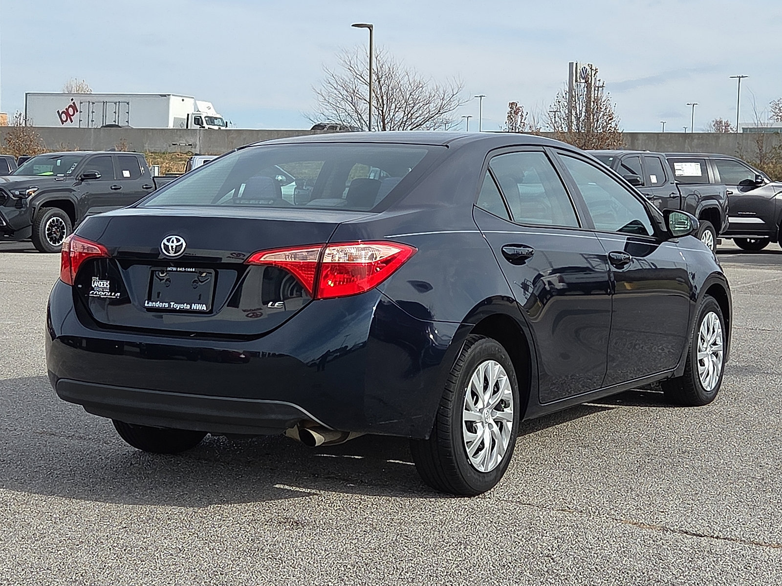 Used 2018 Toyota Corolla LE image 5