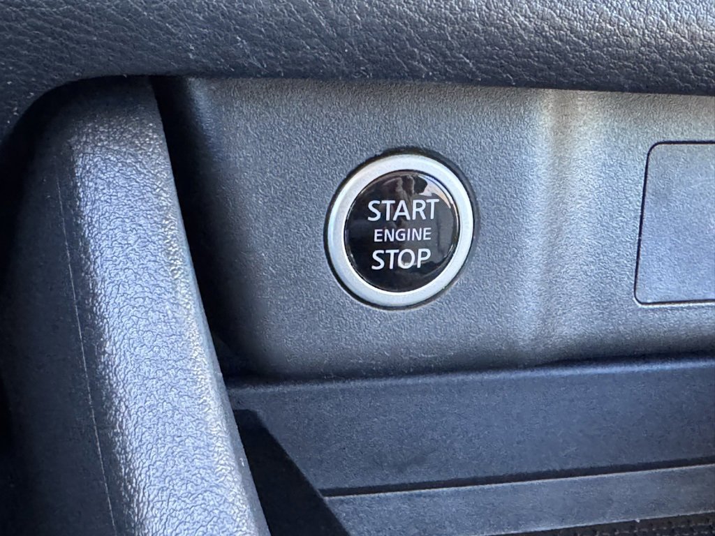 Used 2022 Nissan Rogue SV image 6