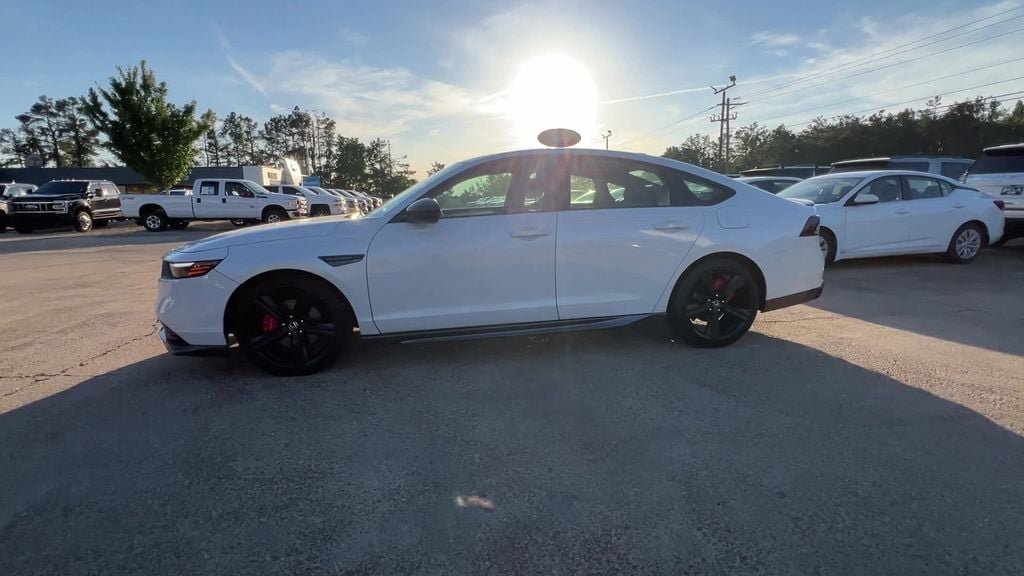 Used 2023 Honda Accord Sport image 3