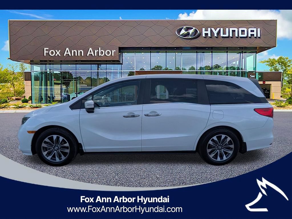 Used 2023 Honda Odyssey EX-L image 2