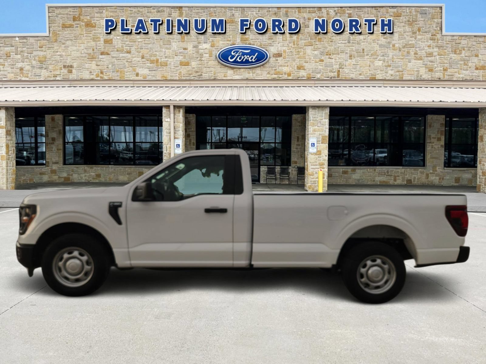 Used 2025 Ford F150 XL RWD image 3