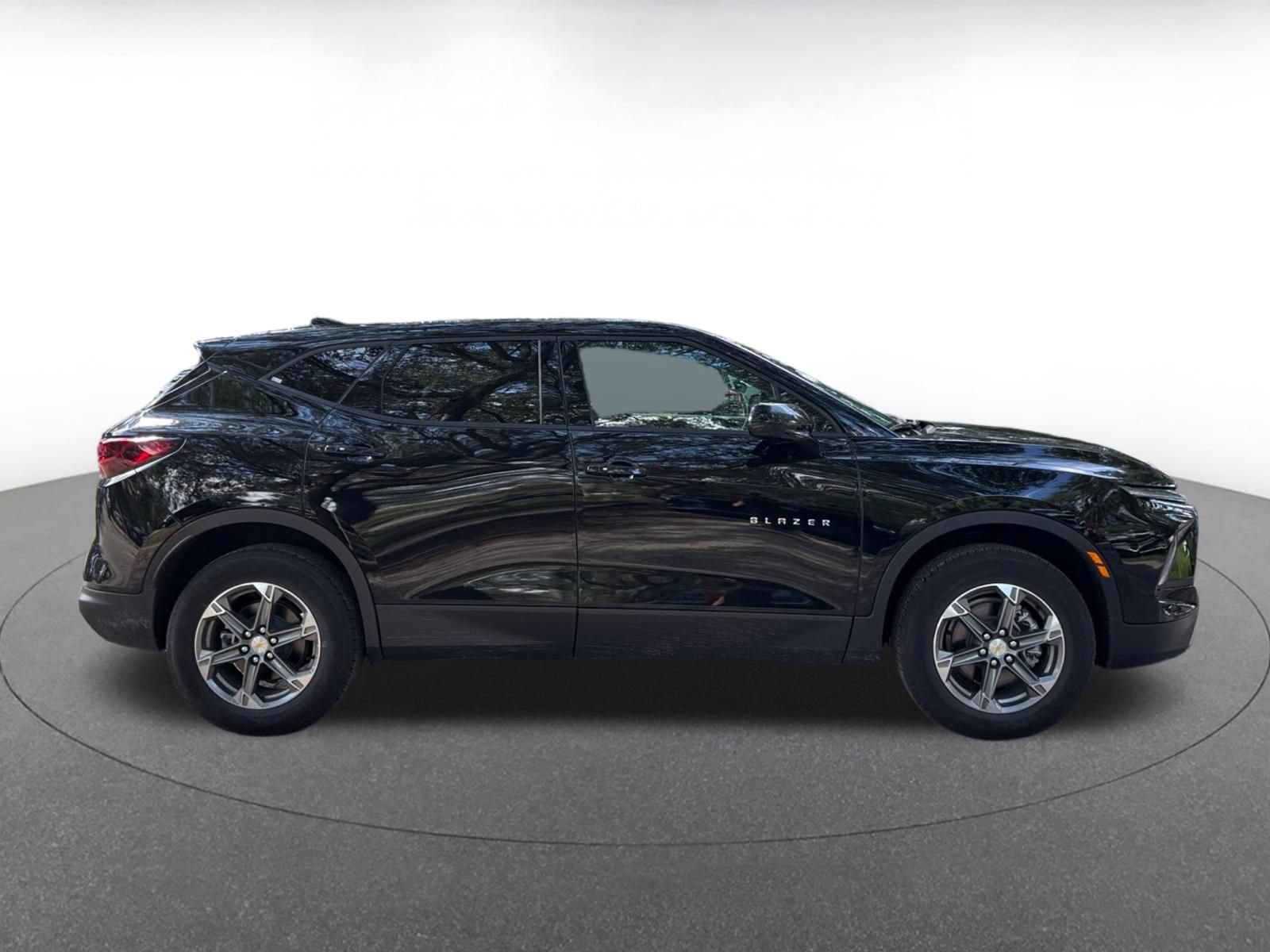 Used 2026 Chevrolet Blazer LT FWD image 13