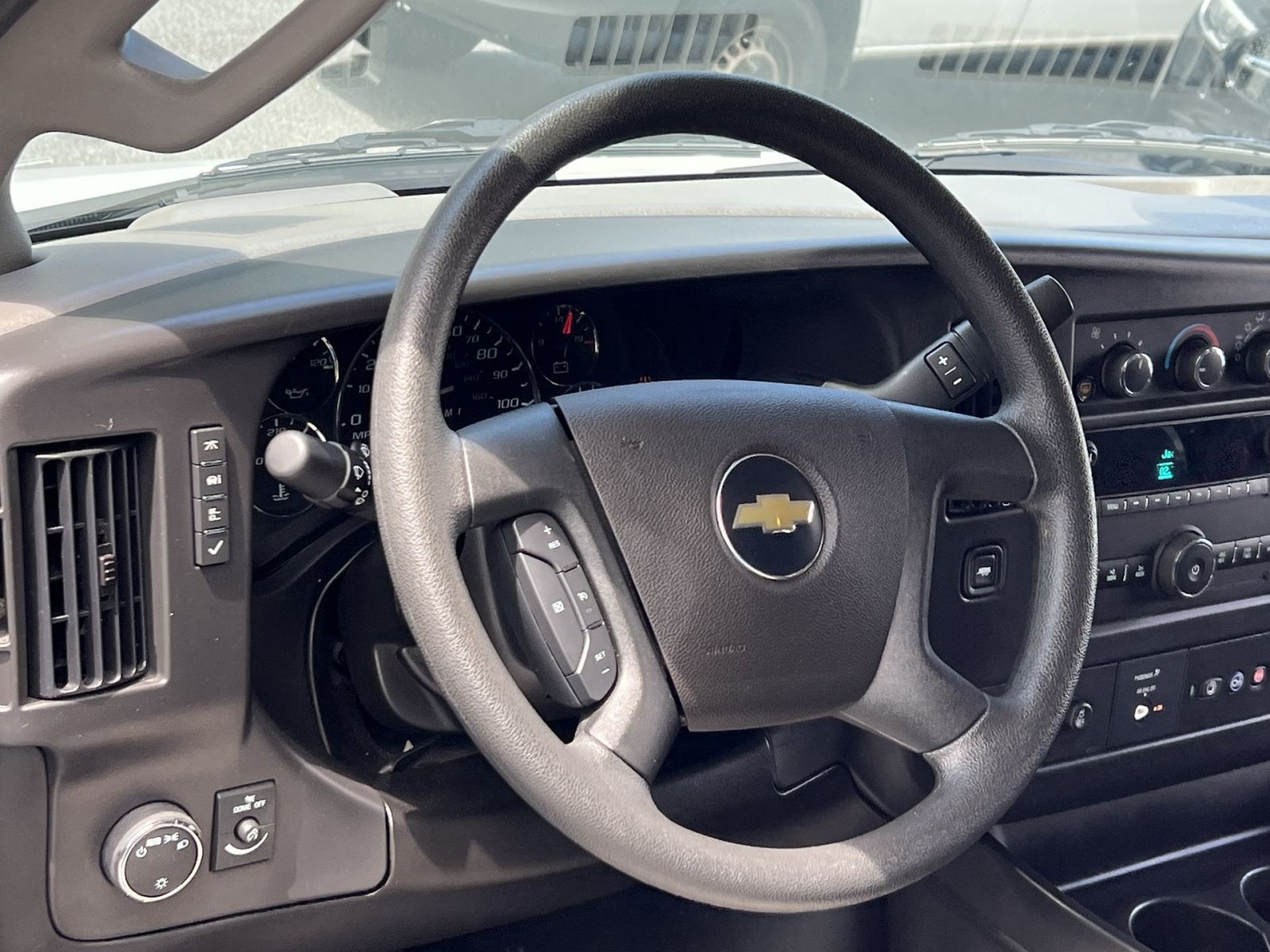 Used 2025 Chevrolet Express 3500 LT w/ LT Preferred Equipment Group RWD image 21