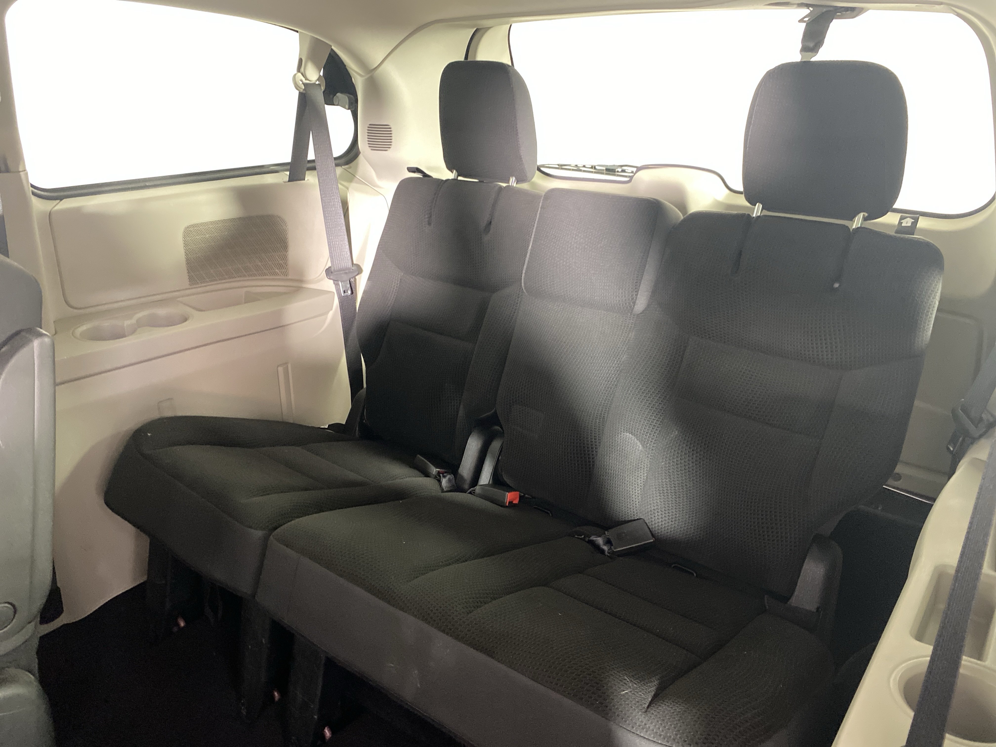 Used 2019 Dodge Grand Caravan SE w/ UConnect Hands-Free Group FWD image 30