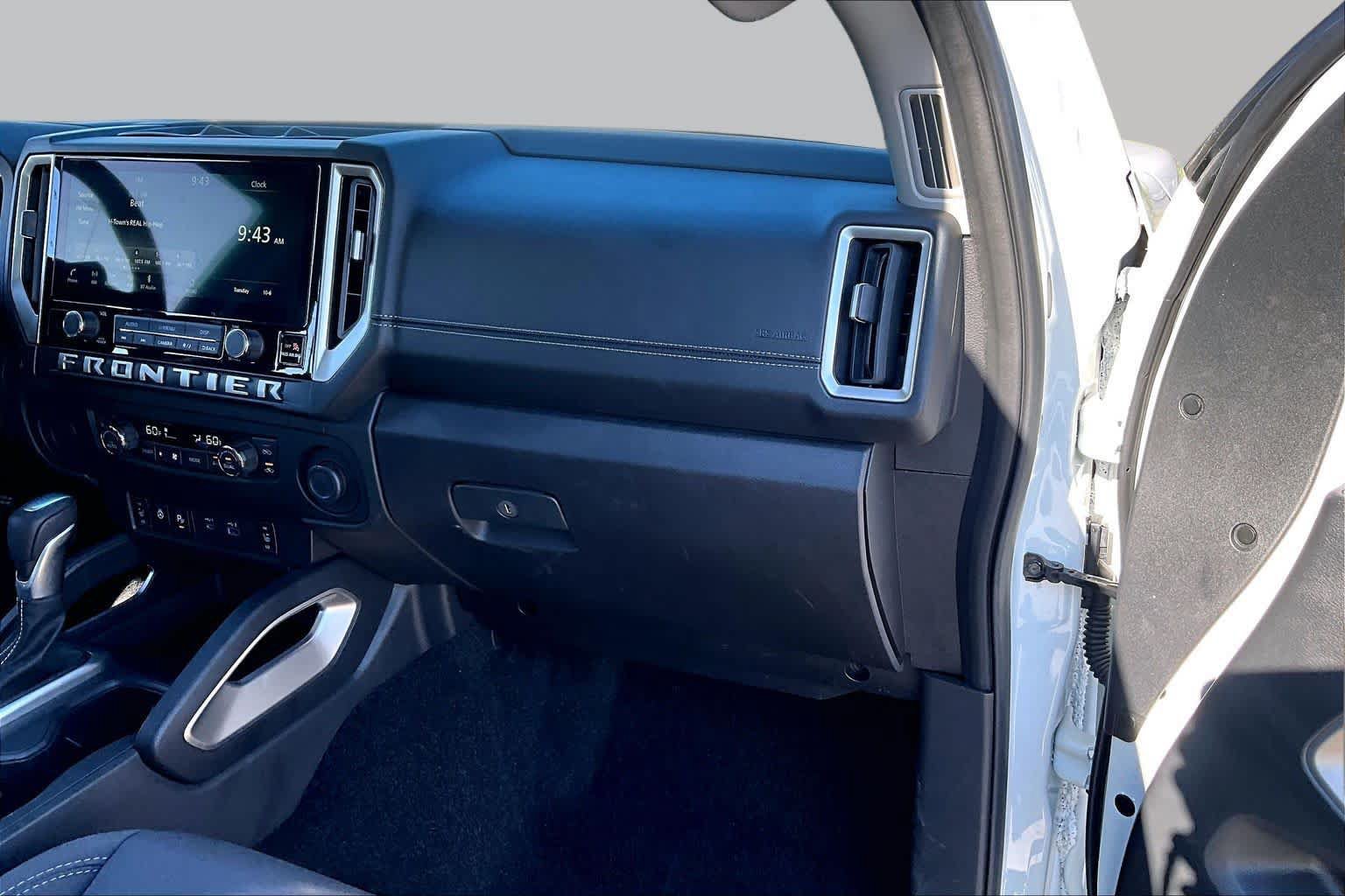 Used 2025 Nissan Frontier SV w/ SV Convenience Package RWD image 19