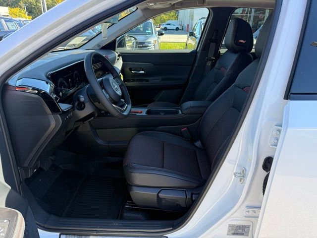 New 2026 Nissan Kicks SR w/ SR Premium Package AWD/4WD image 17