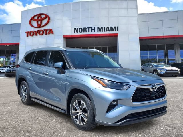 Used 2023 Toyota Highlander XLE