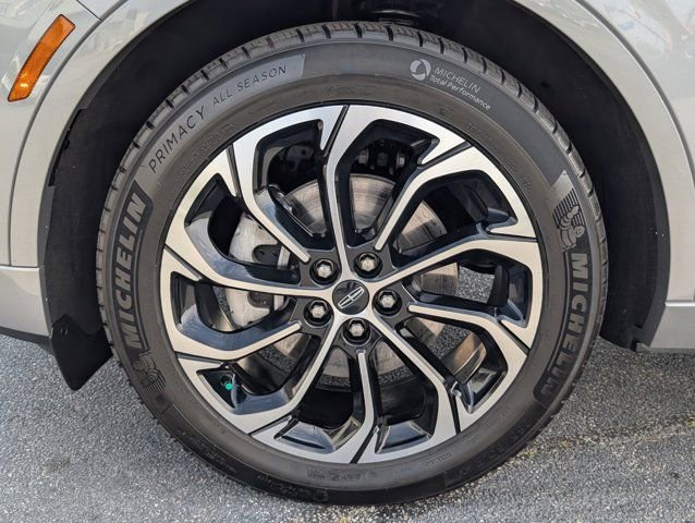 Used 2024 Lincoln Nautilus Reserve w/ Equipment Group 202A image 13